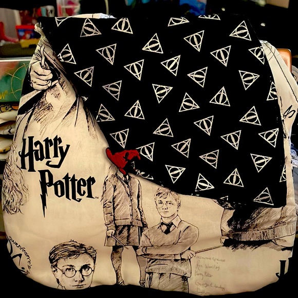 Harry Potter DUMBLEDORE’S Army and Deathly Hallows mini satchel bag, for women - Picture 1 of 12